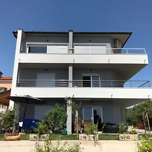 https://villa-medulina-marion.in-istria.net