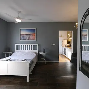 https://casa-elouisa.in-canary-islands.com