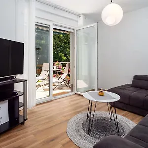 https://birdsong-getaway.primorje-gorskikotar.com